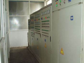 米糠油车间局部 各式配电柜、动力柜